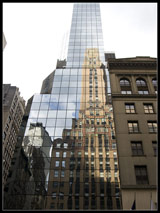 Skyskrapa med glasfasad